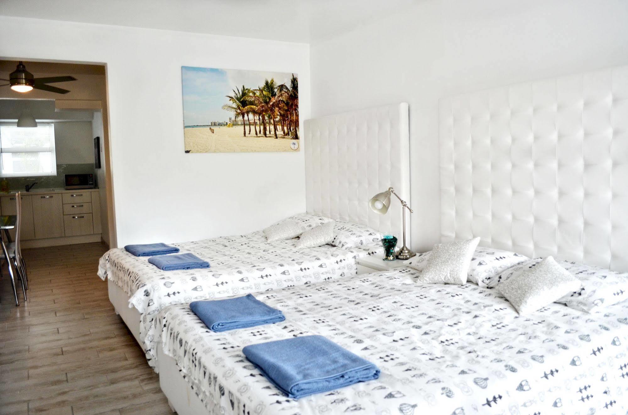 Miami Club Resort Miami Beach Bagian luar foto