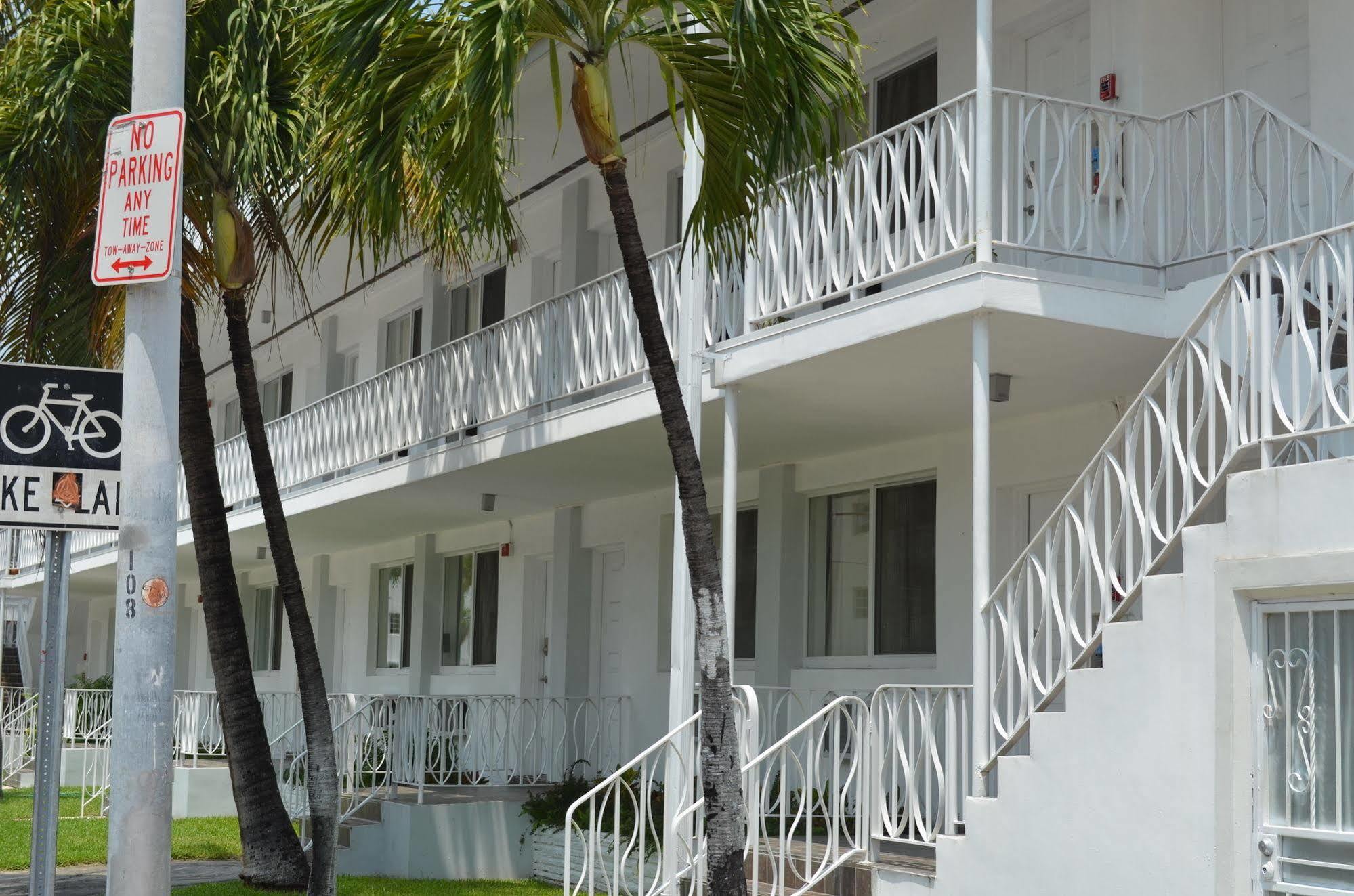 Miami Club Resort Miami Beach Bagian luar foto