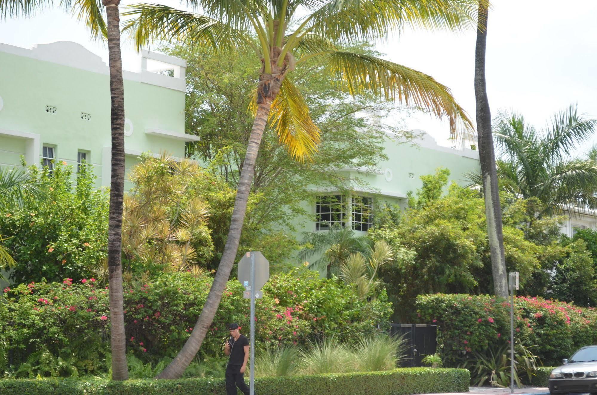 Miami Club Resort Miami Beach Bagian luar foto